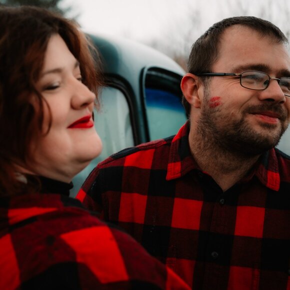 Meet your Posher, Tiffany - Picture 1 of 7